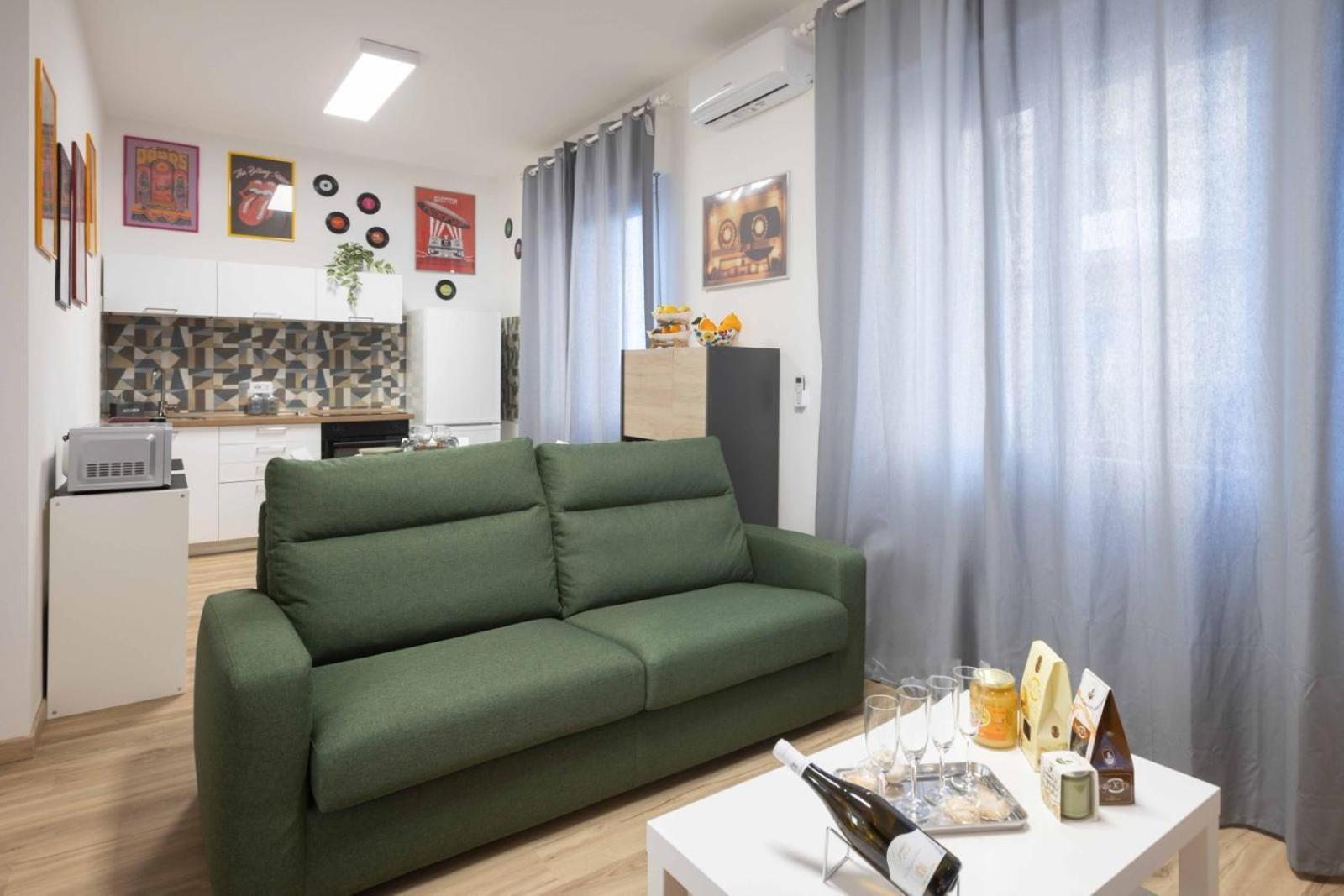 La Maison Des Artistes Катания Экстерьер фото